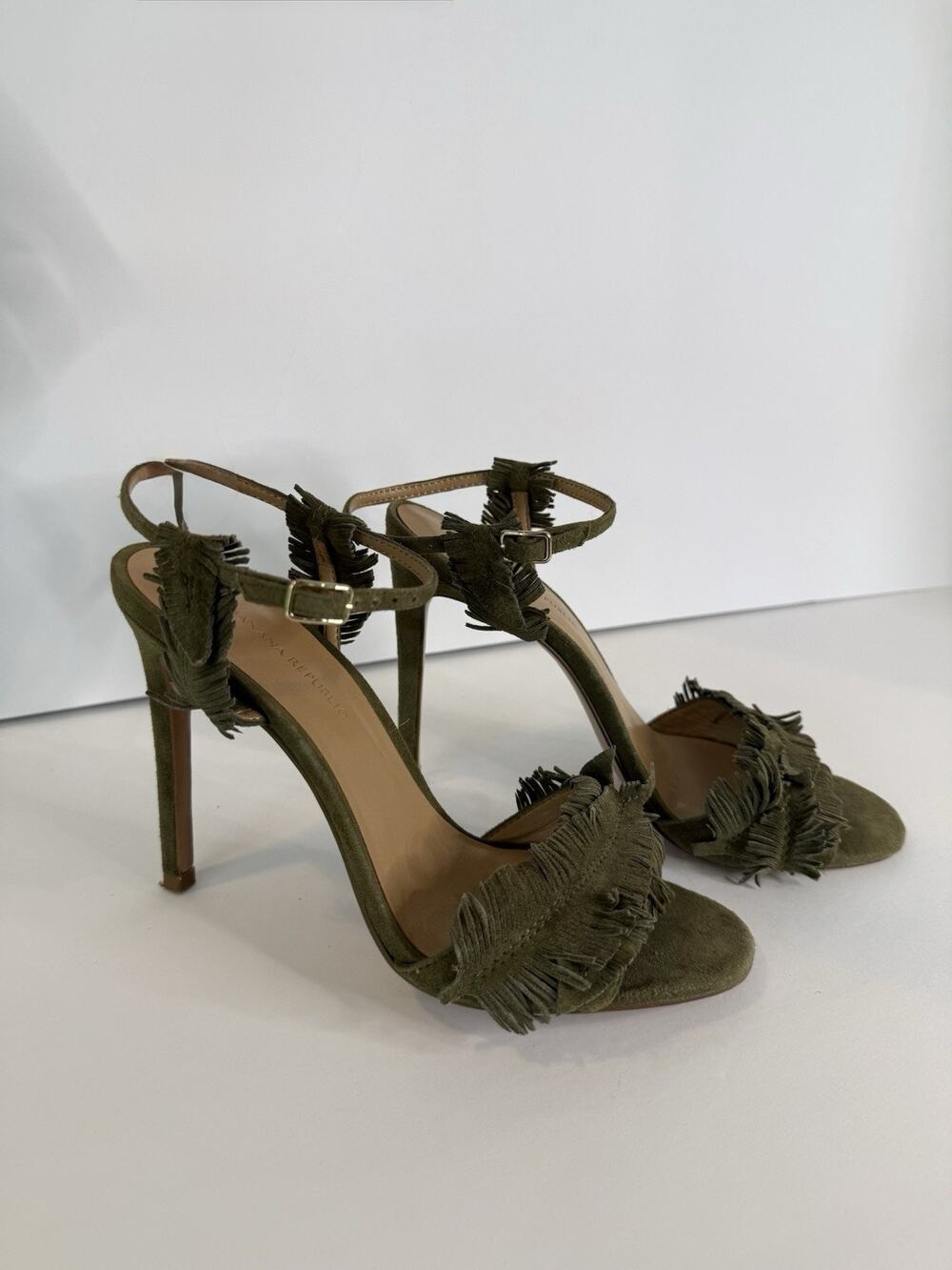 Banana Republic Olive Green Fringe Suede Heels Sandals Women’s 7.5M